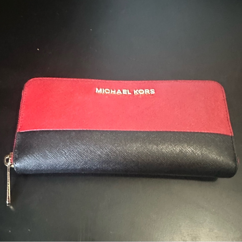 EUC Michael Kors Saffiano Red and Black Jet Set Large Gold Hardware Wallet